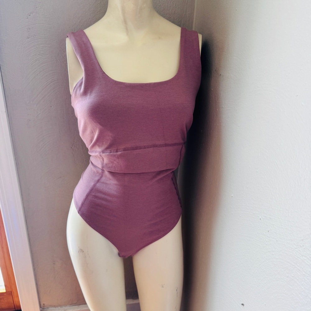 Old navy active powerchill mauve bodysuit size large sleeveless